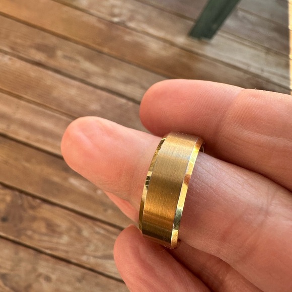 Tungsten yellow gold toned men’s wedding band ring - Picture 10 of 10